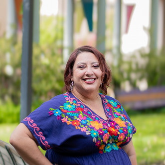 Yesenia Ruiz rosa-sq